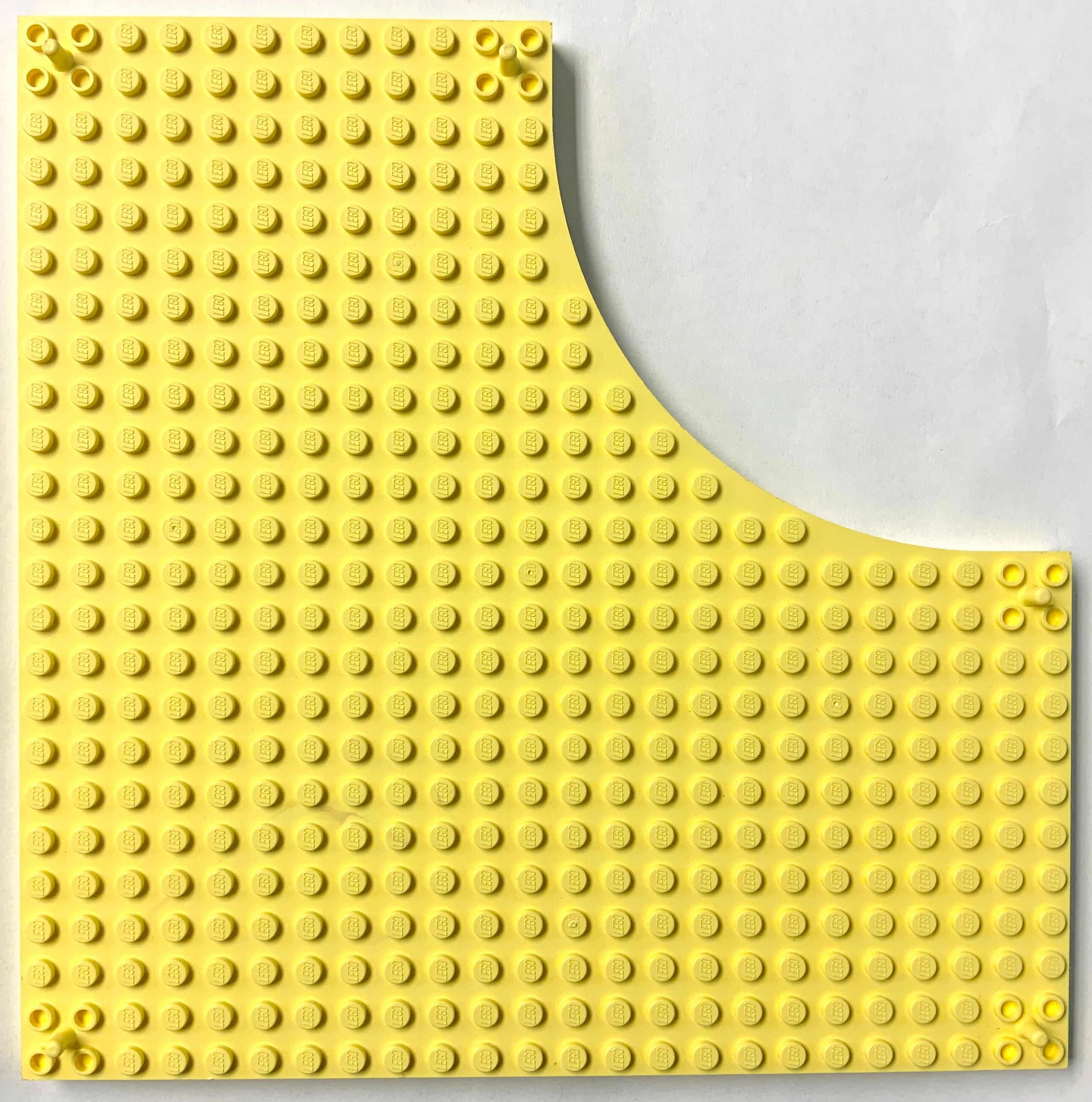 24x24 Brick Modified Plate without 12x12 Quarter Circle with Peg at Each Corner, Part# 47115