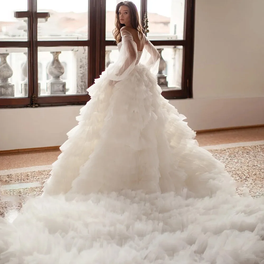 Elegant Sweetheart Ruffles Tiered A-Line Vintage Wedding Dress Luxury Appliques Chapel Train PBridal Gowns