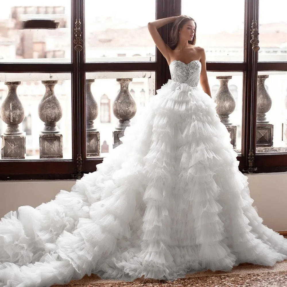 Elegant Sweetheart Ruffles Tiered A-Line Vintage Wedding Dress Luxury Appliques Chapel Train PBridal Gowns