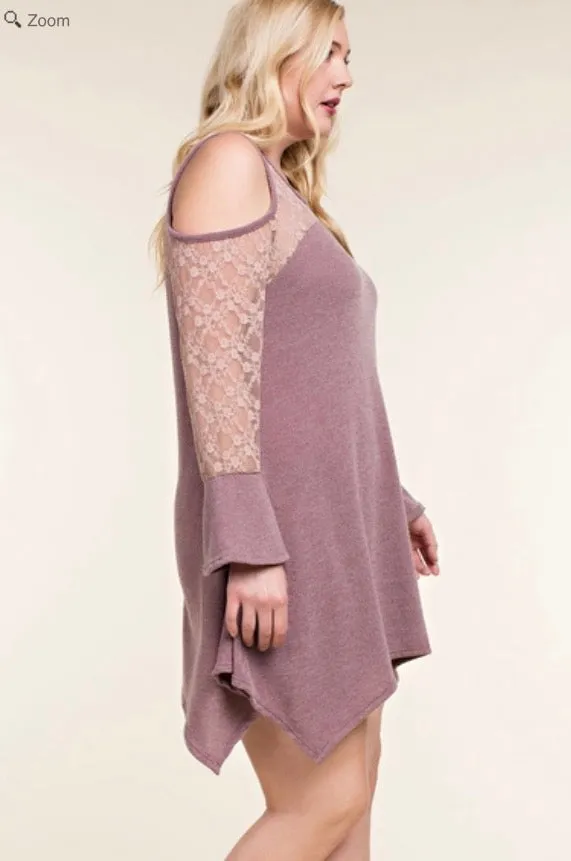 Plus Vocal Dress Cold Open Shoulder Mauve Lace Bell Long Sleeves Shark Bite