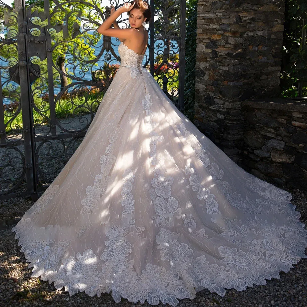 Sweetheart Princess A-Line Wedding Dress Sexy Backless Appliques Court Bridal Gown