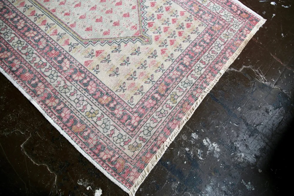 Vintage Faded Anatolian Rug 4.5ftx7.3ft