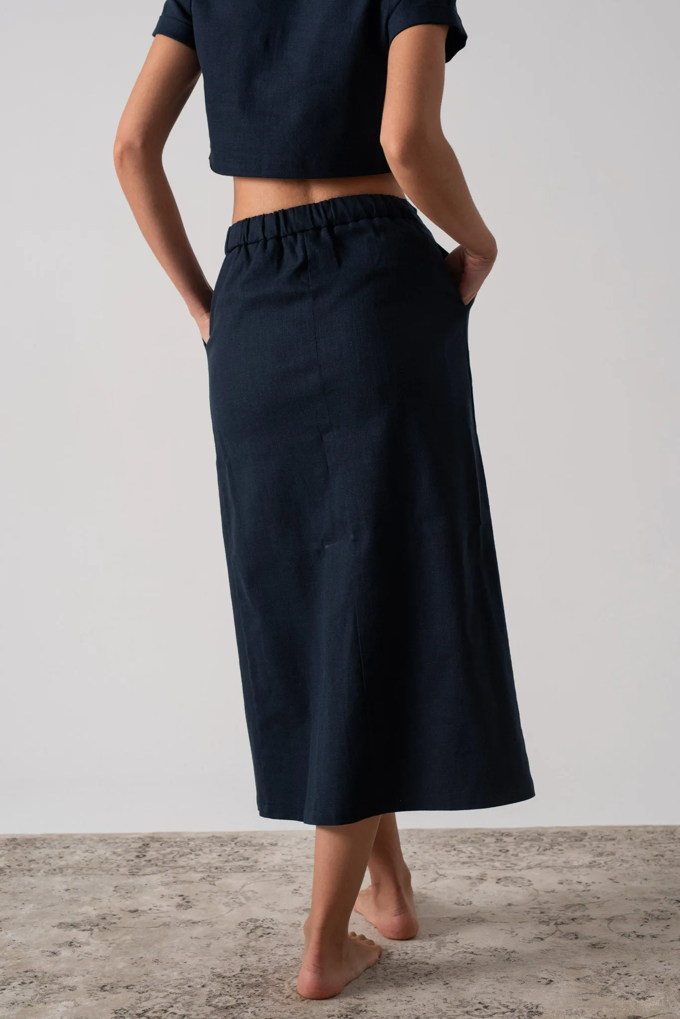 Zafran Midi Skirt in Navy