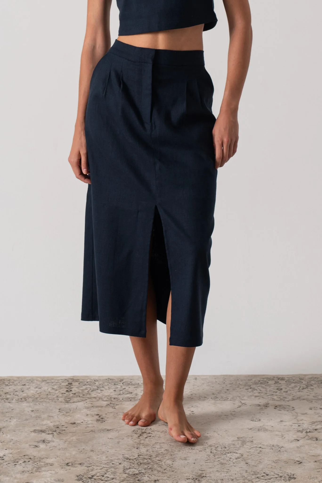 Zafran Midi Skirt in Navy